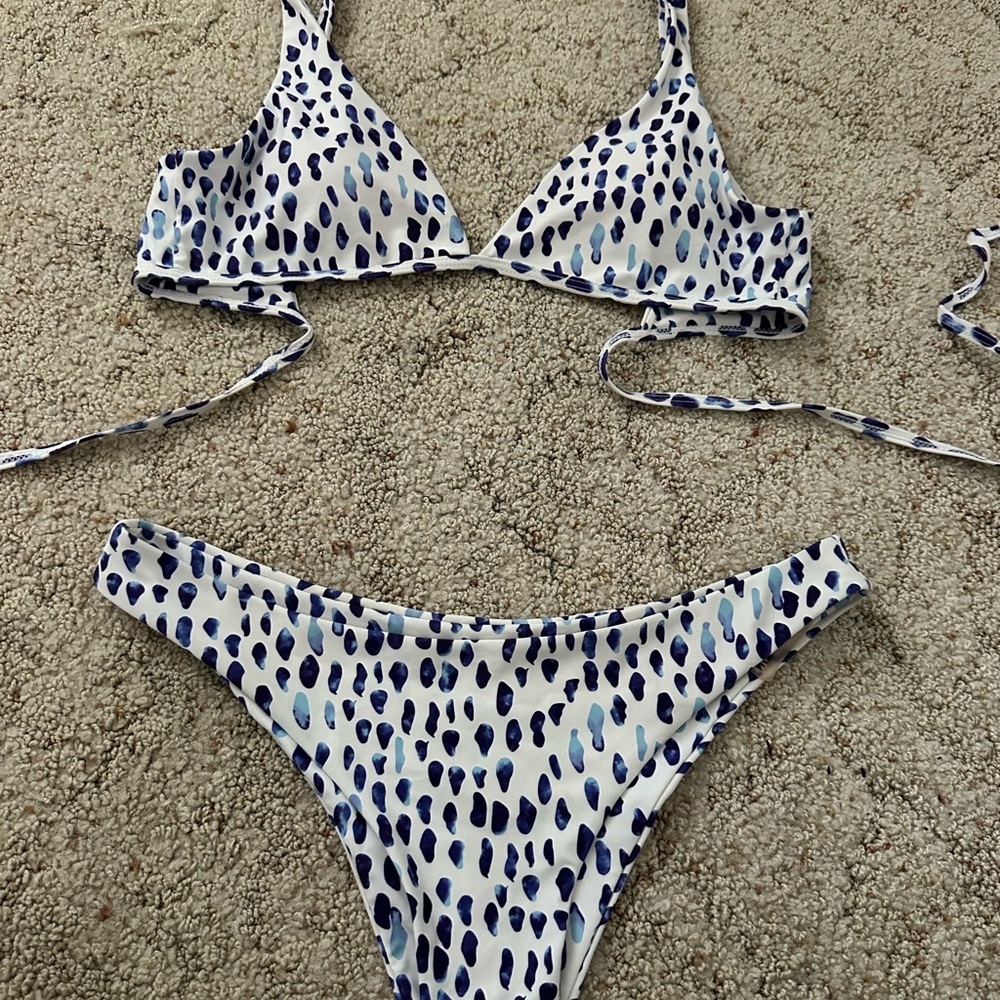 SHEIN Blue and White Patterned Bikini